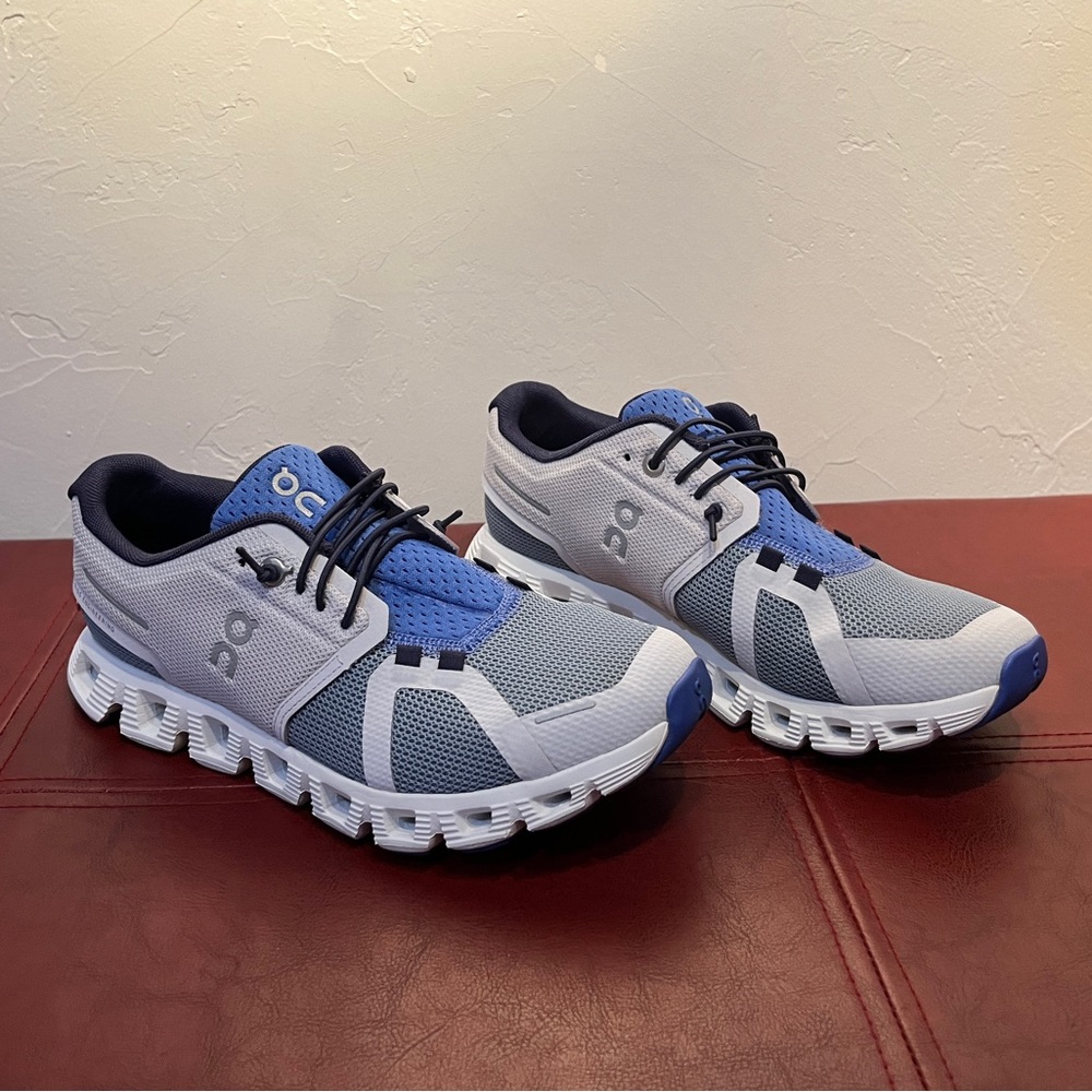 On Cloud Women’s Shoes 6.5